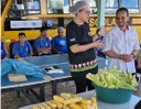 APAE de Terra Nova realiza atividade com alunos para confecção de pamonhas, presidente Ramiro foi prestigiar