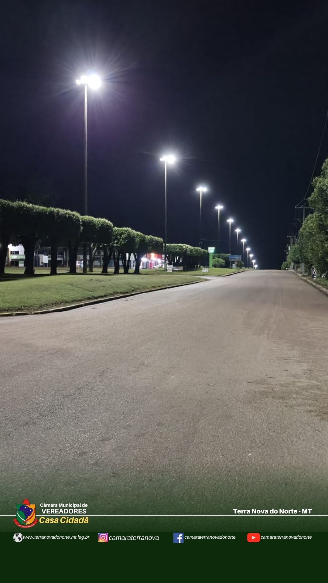 Após cobrança dos vereadores, Prefeitura realiza manutenção com troca dos refletores da avenida