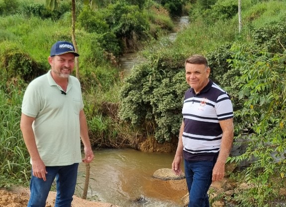 Após prefeitura recuperar pontes e bueiros afetados pelas chuvas, vereador Val e secretário de obras Valter Kuhn visitam os locais onde foi feito o serviço