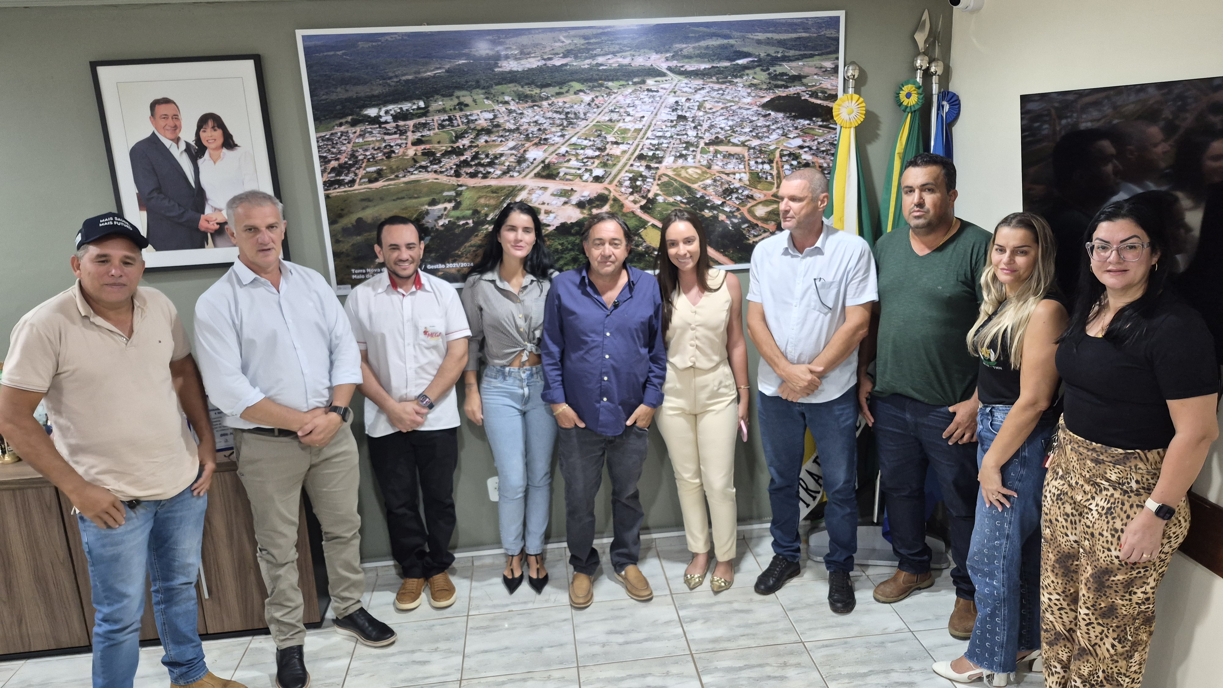 Diretoria da APAE realiza reunião com prefeito e vereadores para buscar melhoria do repasse à entidade