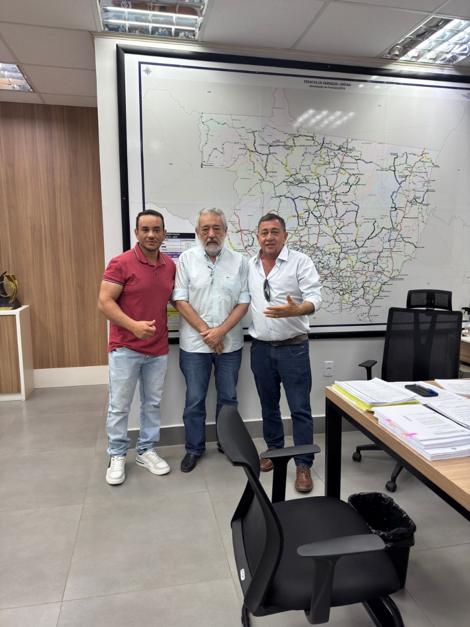 Presidente Ramiro acompanha prefeito em agenda na SINFRA em Cuiabá