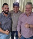 Vereador Luizinho, deputado Dilmar Dal'Bosco e secretário de agricultura comemoram mais uma conquista de trator e caminhão baú para o município