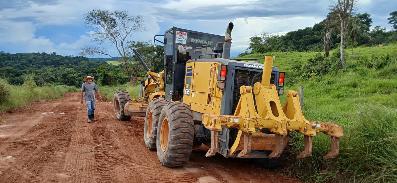 Vereador Nilson Paraguai acompanha obras na Linha Esperança e agradece Prefeitura por atender pedido da comunidade