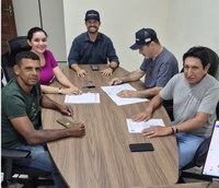 Vereadores realizam reunião com secretário de saúde e cobram informação do fim das obras do novo hospital