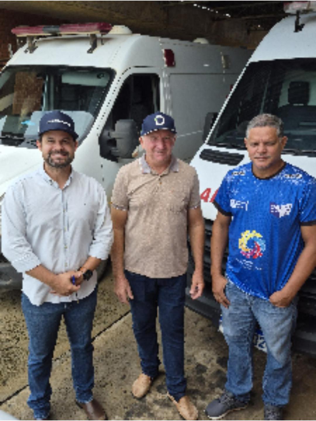 Vereadores Tedi e Oli comemoram transferência de R$ 2 milhões para a saúde após pedido aos deputados Diego Guimarães e Fábio Garcia