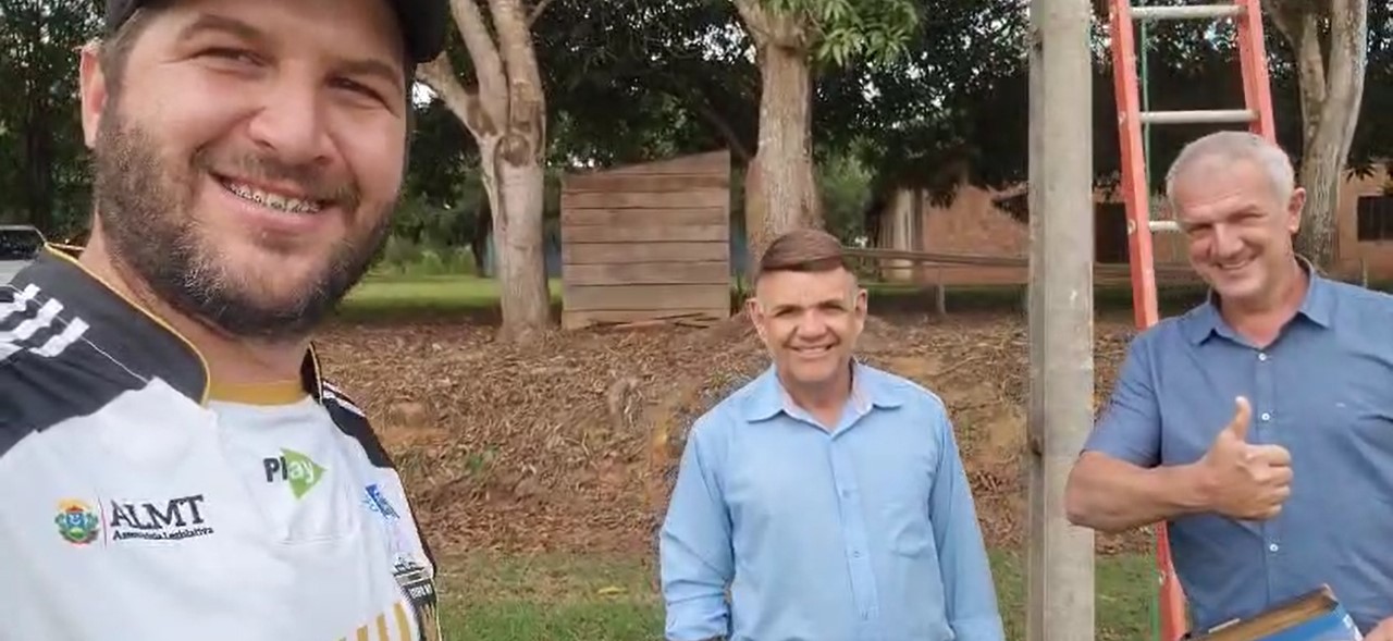 Vereador Val acompanha melhorias no campo da 8ª Agrovila para rodada do Campeonato Rural