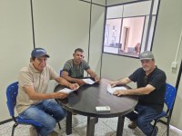 Vereadores se reúnem para análise dos projetos que estarão na pauta da Câmara de Terra Nova do Norte, Reginaldo da Uru, Luizinho Batista e Dudu participaram do encontro